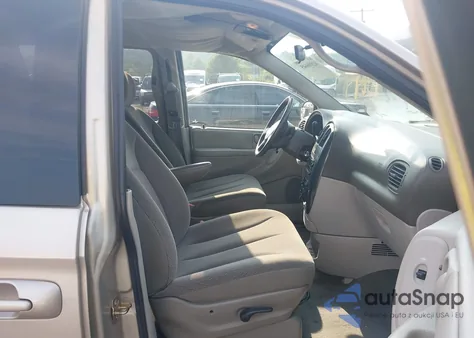 2005 Dodge Grand Caravan Sxt z USA, uszkodzony, nr VIN 2D4GP44L65R570199